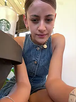 alana15 即時 XXX 聊天