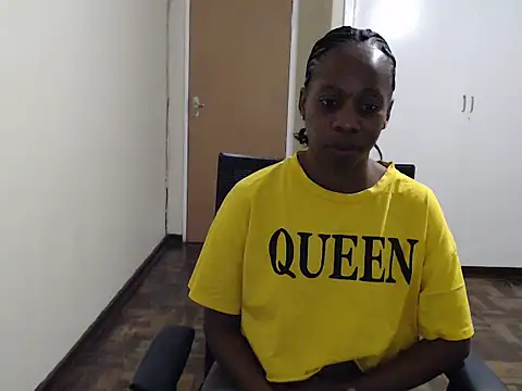 QUEENMANDYYのライブXXXチャット