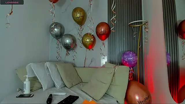 kiaratentation's Live XXX Chat