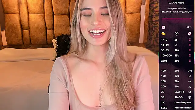 KiaraCarter Chat XXX in diretta