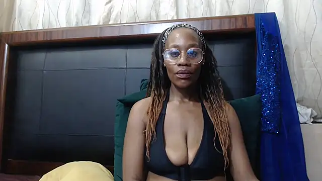 sweetcandyx24 Webcam Show