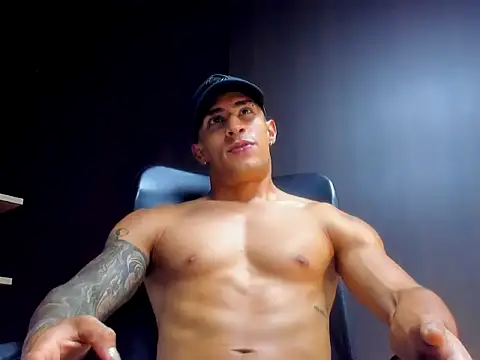 adrian_ray's Live XXX Chat