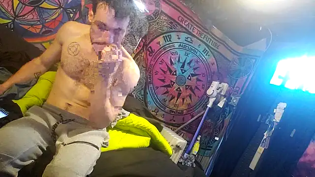 YourAddicted2: вебкам-шоу