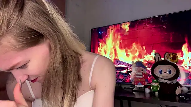 Ellyy_ly Webcam Show