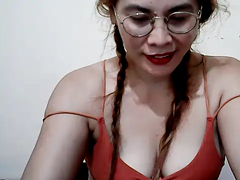 tinypusie's Live XXX Chat