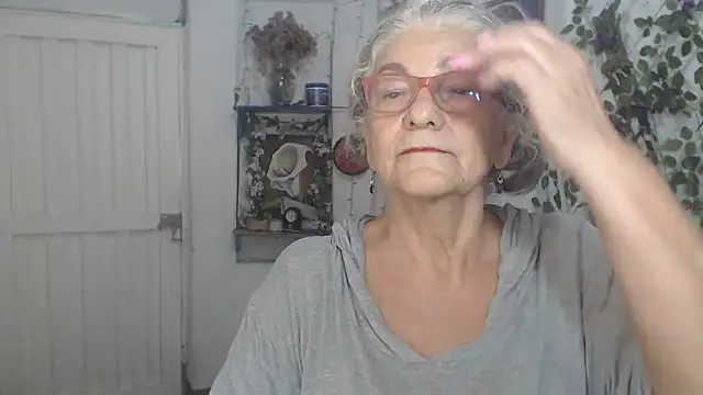 FunnyGrandma's Live XXX Chat