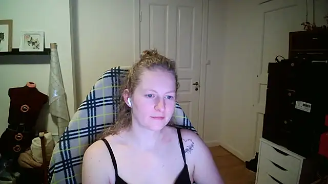 Girlnina-1995: онлайн-секс-чат