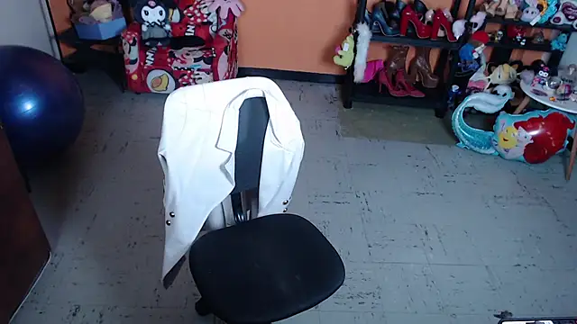 MissMiia2's Live XXX Chat