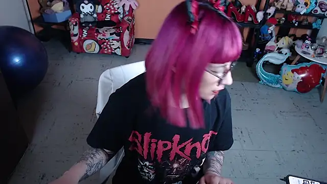 MissMiia2: απευθείας συνομιλία ΧΧΧ