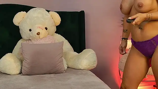 KirraWhite's Live XXX Chat