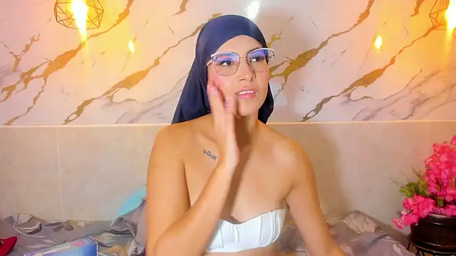 DalilaX1's Live XXX Chat