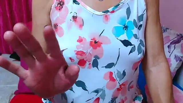 SLUTTYROXY's Live XXX Chat