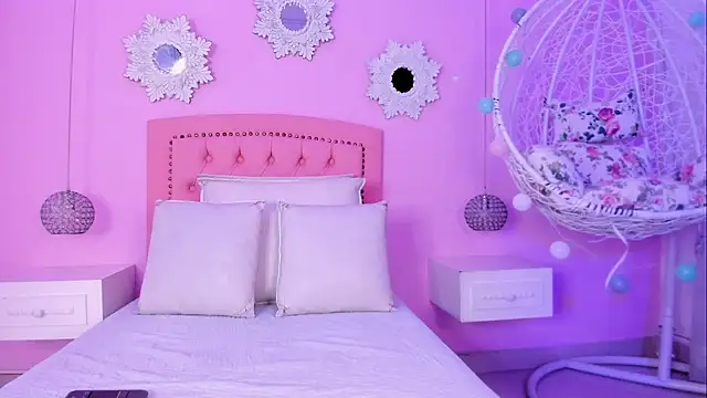 CannelaSmith's Live XXX Chat