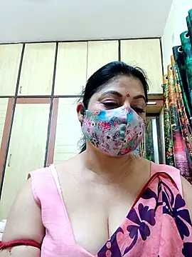 Ratna-777's Live XXX Chat