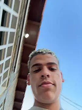 Czat XXX na żywo – MrLeoLatino