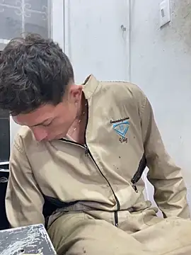 santiObrero's Live XXX Chat