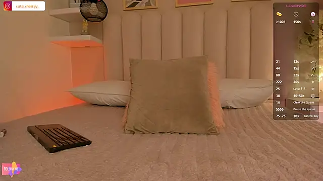 cute__cherry_'s Live XXX Chat