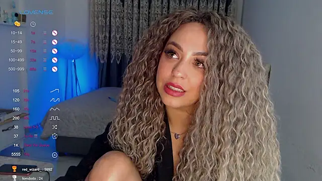 _Just_a_queen_3's Live XXX Chat