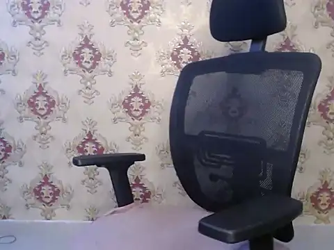 MiniBeast's Live XXX Chat