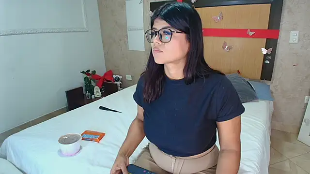 mialopez52's Live XXX Chat