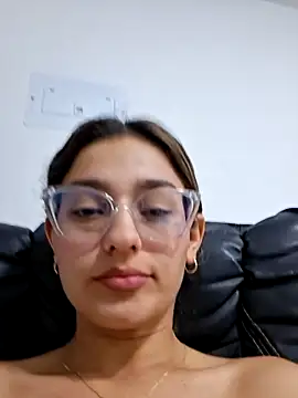 Ary-18 라이브 XXX 채팅