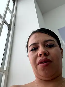 Ariana-07's Live XXX Chat