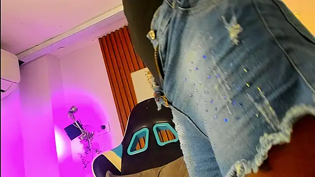 Evaa_18's Live XXX Chat