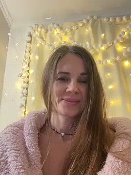 Pertunjukan Kamera Web LucieMack