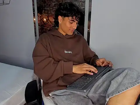 MattFiore's Live XXX Chat