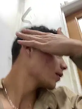 santiObrero Chat XXX live