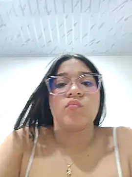 -VICKKY's Live XXX Chat