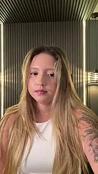 MiaPetit_'s Live XXX Chat