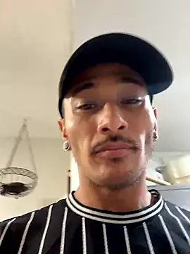 tanjir020's Live XXX Chat