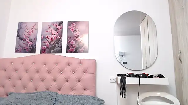 pinky_f00x's Live XXX Chat