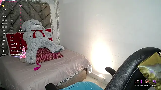 heluejamil's Live XXX Chat