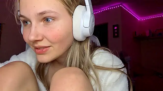 KarinRobertson's Live XXX Chat