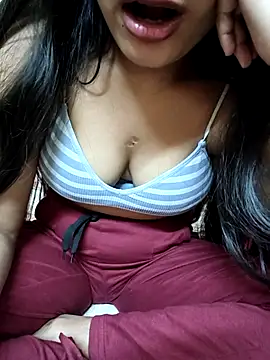 Nupur_69's Live XXX Chat