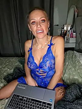 Bellarose_xx's Live XXX Chat