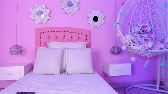 CannelaSmith's Live XXX Chat