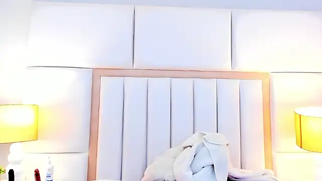 LaylaaDoll's Live XXX Chat