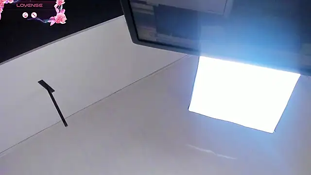 _tinyrose_'s Live XXX Chat