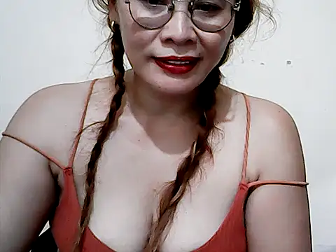 tinypusie's Live XXX Chat