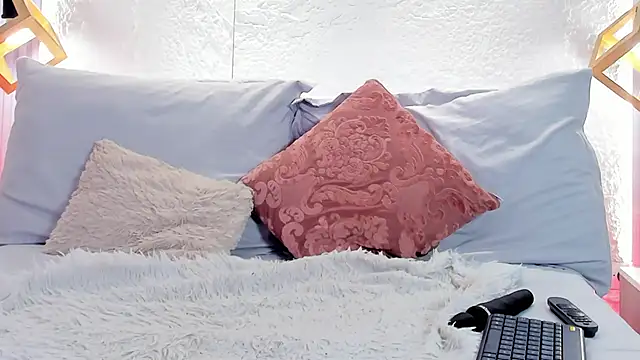 sarah_salis_: απευθείας συνομιλία ΧΧΧ