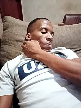 Auratha 在線直播表演