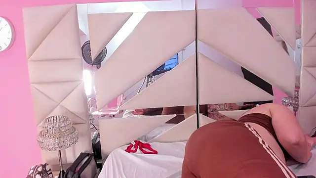 rousse_millers' Live XXX Chat