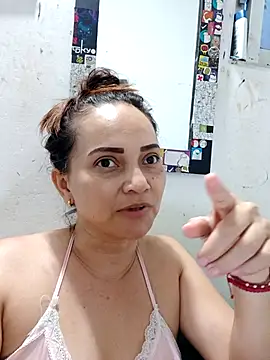 Amanda39's Live XXX Chat