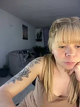 carolina16love: απευθείας συνομιλία ΧΧΧ