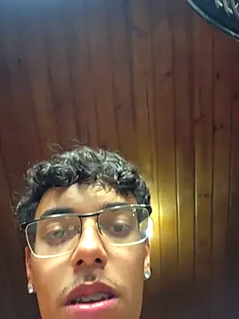 Sfd05 即時 XXX 聊天