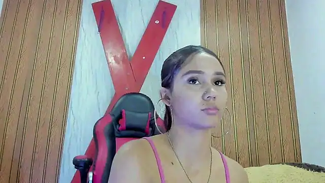 MarianaManzur Adlı Modelin Canlı XXX Sohbeti