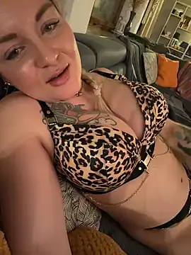 BriannaBrandt: онлайн-секс-чат